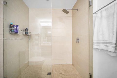 Купить кондоминиум в Бей-Харбор-Айлендс, Флорида 4 спальни, 199.74м2, № 1985189 - фото 25