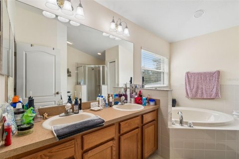 House in Wesley Chapel, Florida 3 bedrooms, 162.02 sq.m. № 2228145 - photo 22