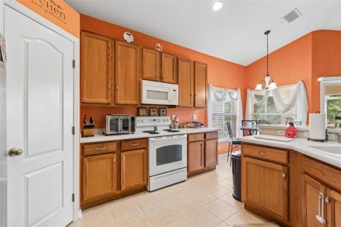 House in Wesley Chapel, Florida 3 bedrooms, 162.02 sq.m. № 2228145 - photo 3
