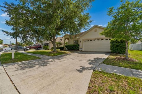 House in Wesley Chapel, Florida 3 bedrooms, 162.02 sq.m. № 2228145 - photo 27