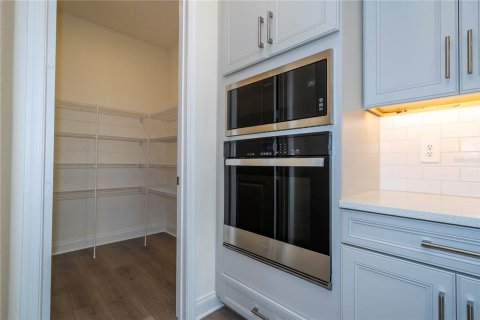 Купить виллу или дом в Миннеола, Флорида 11 комнат, 254.74м2, № 2425323 - фото 20