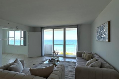 Купить кондоминиум в Серфсайд, Флорида 2 спальни, 102.19м2, № 2005946 - фото 6