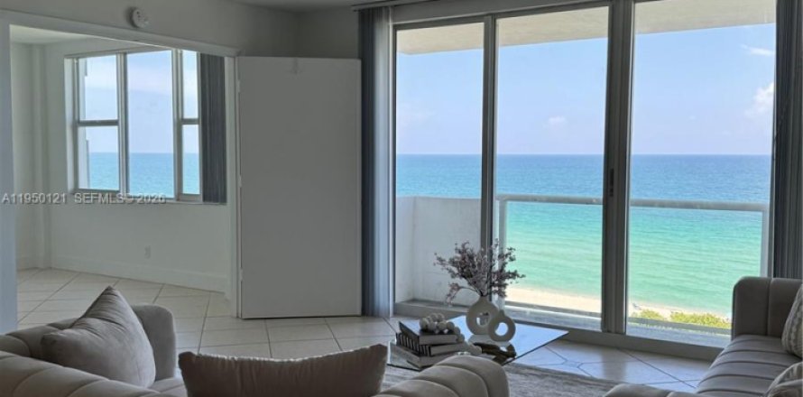 Кондоминиум с 2 спальнями в Серфсайд, Флорида № 2005946