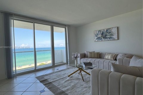 Купить кондоминиум в Серфсайд, Флорида 2 спальни, 102.19м2, № 2005946 - фото 8