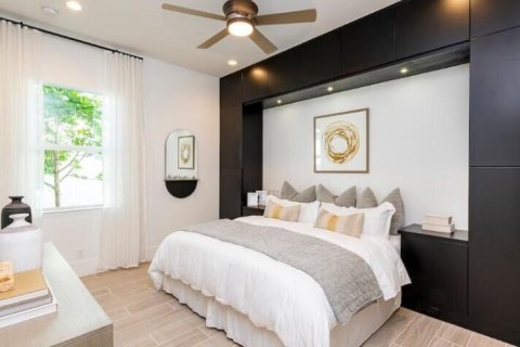 House in Palm Beach Gardens, Florida 3 bedrooms, 275.36 sq.m. № 2245558 - photo 9