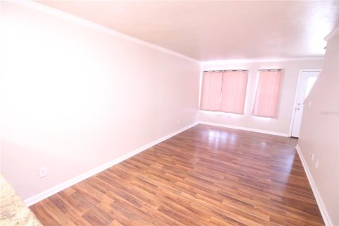 Copropriété à louer à Gainesville, Floride: 2 chambres, 92.16 m2 № 2428770 - photo 3