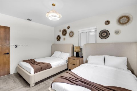 Casa en alquiler en Miami, Florida, 4 dormitorios, 129.51 m2 № 1980118 - foto 30
