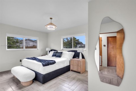 Casa en alquiler en Miami, Florida, 4 dormitorios, 129.51 m2 № 1980118 - foto 22