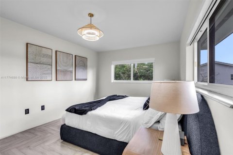 Casa en alquiler en Miami, Florida, 4 dormitorios, 129.51 m2 № 1980118 - foto 24