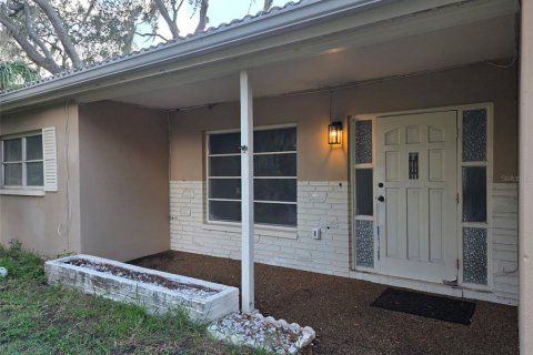 House in New Port Richey, Florida 3 bedrooms, 89.19 sq.m. № 1919109 - photo 1