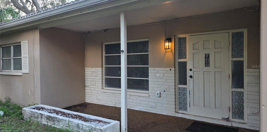 Casa en New Port Richey, Florida 3 dormitorios, 89.19 m2 № 1919109