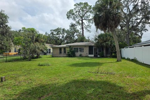 House in New Port Richey, Florida 3 bedrooms, 89.19 sq.m. № 1919109 - photo 11