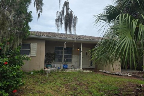 House in New Port Richey, Florida 3 bedrooms, 89.19 sq.m. № 1919109 - photo 16