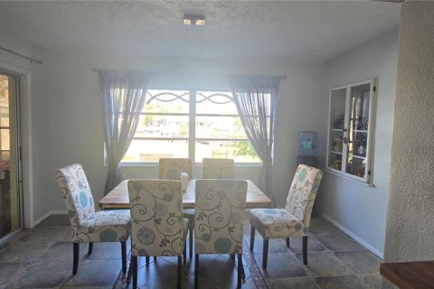 House in New Port Richey, Florida 3 bedrooms, 89.19 sq.m. № 1919109 - photo 6