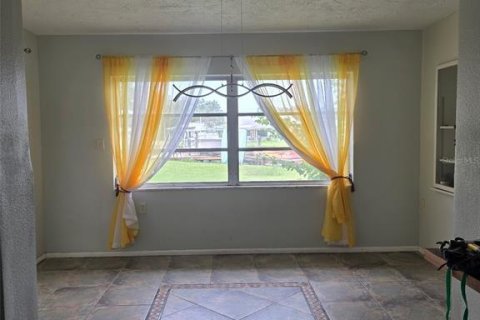 House in New Port Richey, Florida 3 bedrooms, 89.19 sq.m. № 1919109 - photo 10