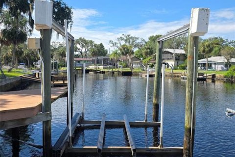 House in New Port Richey, Florida 3 bedrooms, 89.19 sq.m. № 1919109 - photo 9