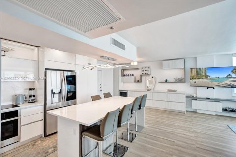 Condo in Hollywood, Florida, 2 bedrooms  № 2068072 - photo 9