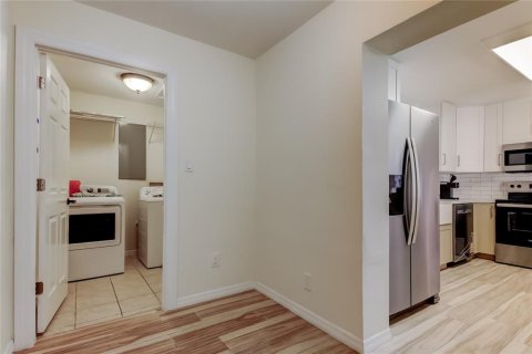 House in Tampa, Florida 4 bedrooms, 225.01 sq.m. № 2226358 - photo 23