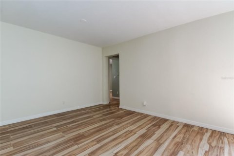 House in Tampa, Florida 4 bedrooms, 225.01 sq.m. № 2226358 - photo 6