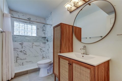 House in Tampa, Florida 4 bedrooms, 225.01 sq.m. № 2226358 - photo 30