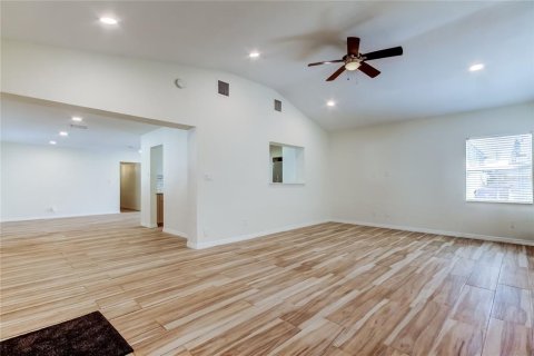 House in Tampa, Florida 4 bedrooms, 225.01 sq.m. № 2226358 - photo 26