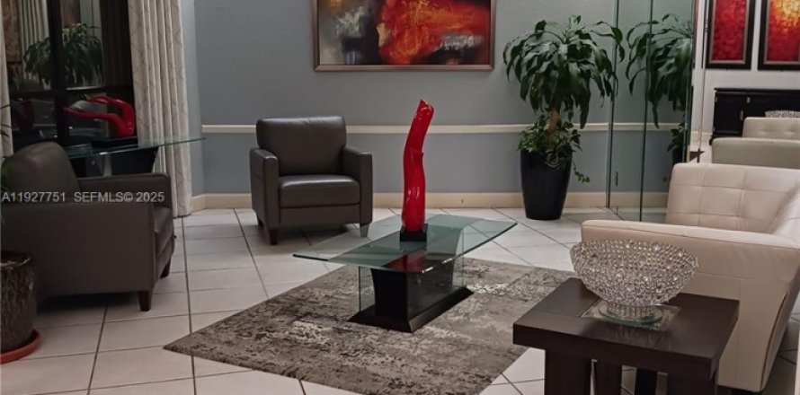Condo à Pembroke Pines, Floride, 2 chambres  № 1988366