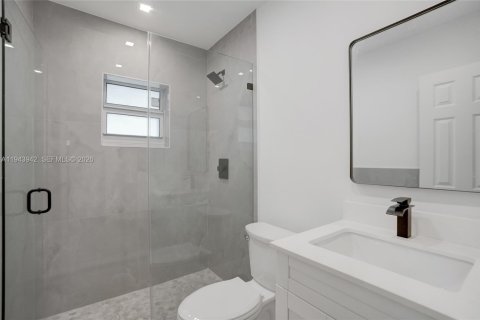 Propiedad comercial en venta en Fort Lauderdale, Florida, 241.08 m2 № 2001638 - foto 12