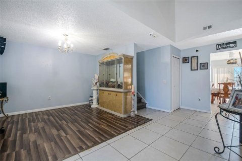 Casa en venta en Kissimmee, Florida, 4 dormitorios, 264.21 m2 № 2206096 - foto 3