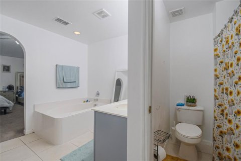 Casa en venta en Kissimmee, Florida, 4 dormitorios, 264.21 m2 № 2206096 - foto 24