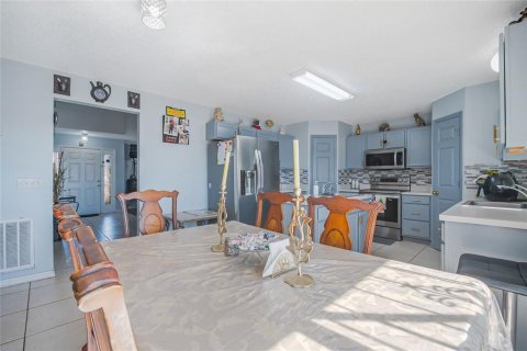 Casa en venta en Kissimmee, Florida, 4 dormitorios, 264.21 m2 № 2206096 - foto 13