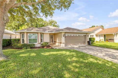 House in New Smyrna Beach, Florida 3 bedrooms, 137.68 sq.m. № 1782334 - photo 1