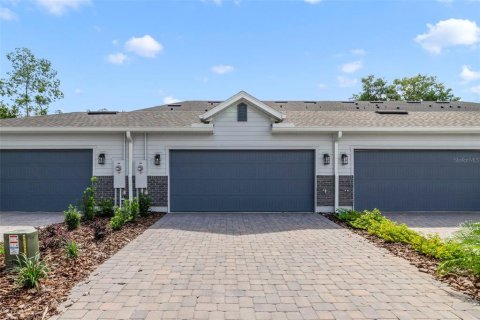 Adosado en venta en Oviedo, Florida, 4 dormitorios, 170.57 m2 № 1898743 - foto 1