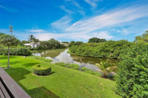 Condo in Tamarac, Florida, 2 bedrooms  № 1878008 - photo 28
