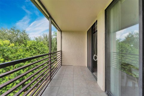 Condo in Tamarac, Florida, 2 bedrooms  № 1878008 - photo 22