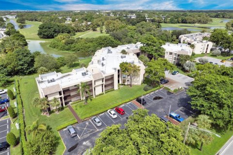 Condo in Tamarac, Florida, 2 bedrooms  № 1878008 - photo 2