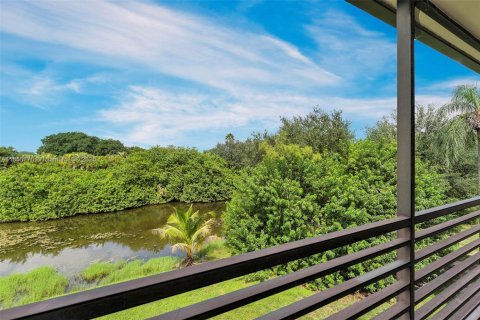 Condo in Tamarac, Florida, 2 bedrooms  № 1878008 - photo 26
