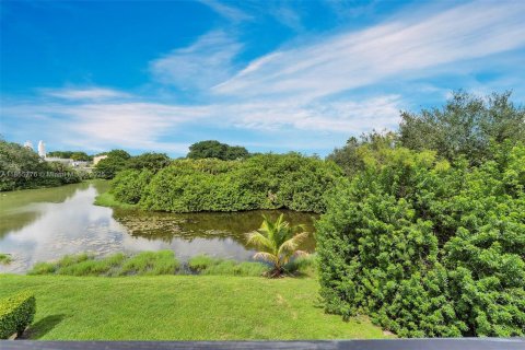 Condo in Tamarac, Florida, 2 bedrooms  № 1878008 - photo 29