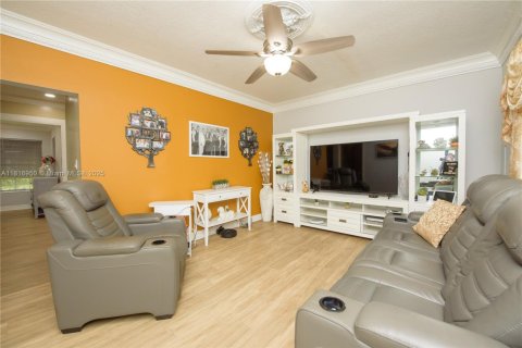 Купить виллу или дом в Хомстед, Флорида 7 комнат, 105.91м2, № 2050294 - фото 3