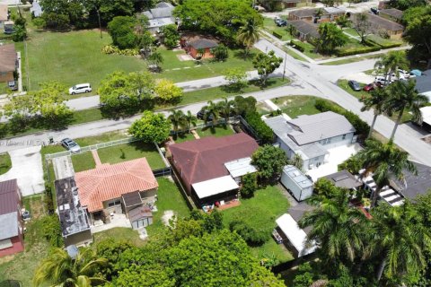 Купить виллу или дом в Хомстед, Флорида 7 комнат, 105.91м2, № 2050294 - фото 29