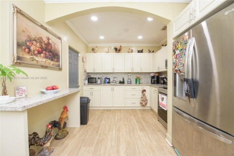 Купить виллу или дом в Хомстед, Флорида 7 комнат, 105.91м2, № 2050294 - фото 10