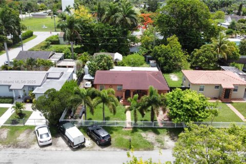 Купить виллу или дом в Хомстед, Флорида 7 комнат, 105.91м2, № 2050294 - фото 24