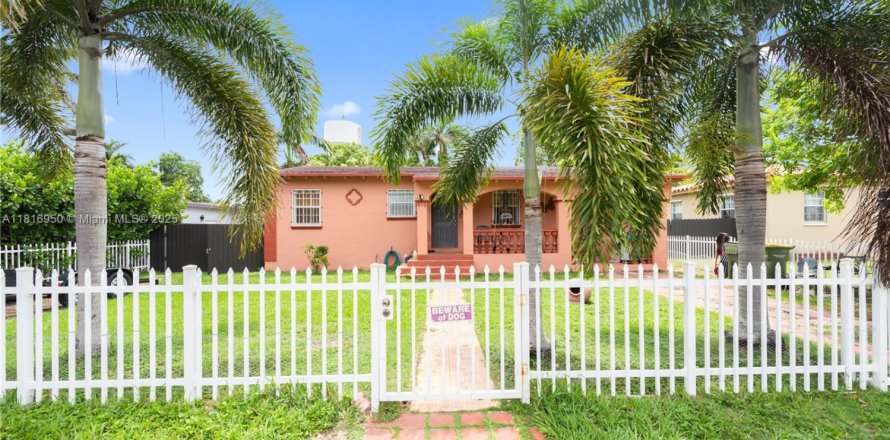 Дом в Хомстед, Флорида 7 комнат, 105.91м2 № 2050294