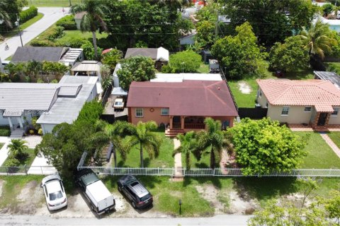 Купить виллу или дом в Хомстед, Флорида 7 комнат, 105.91м2, № 2050294 - фото 23