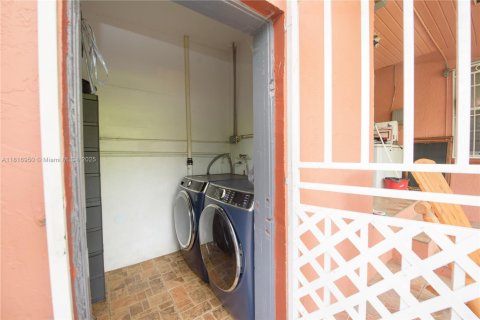 Купить виллу или дом в Хомстед, Флорида 7 комнат, 105.91м2, № 2050294 - фото 13