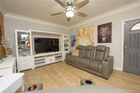 Купить виллу или дом в Хомстед, Флорида 7 комнат, 105.91м2, № 2050294 - фото 4