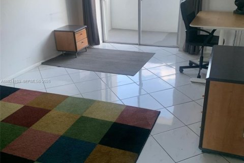 Copropriété à vendre à North Miami Beach, Floride: 1 chambre, 60.57 m2 № 1987501 - photo 10