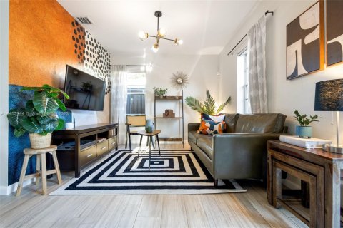 House in Fort Lauderdale, Florida 2 bedrooms, 114.27 sq.m. № 1979976 - photo 7