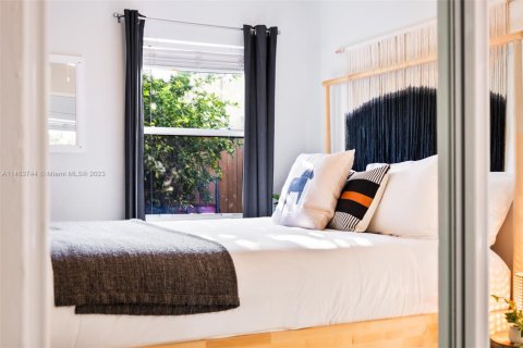 House in Fort Lauderdale, Florida 2 bedrooms, 114.27 sq.m. № 1979976 - photo 29