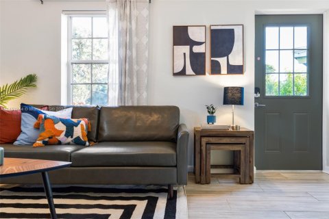 House in Fort Lauderdale, Florida 2 bedrooms, 114.27 sq.m. № 1979976 - photo 4