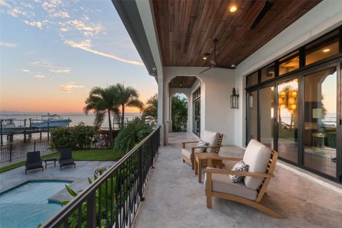 House in Tampa, Florida 6 bedrooms, 646.51 sq.m. № 2122536 - photo 13